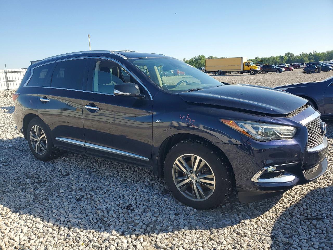 INFINITI Qx Luxe
