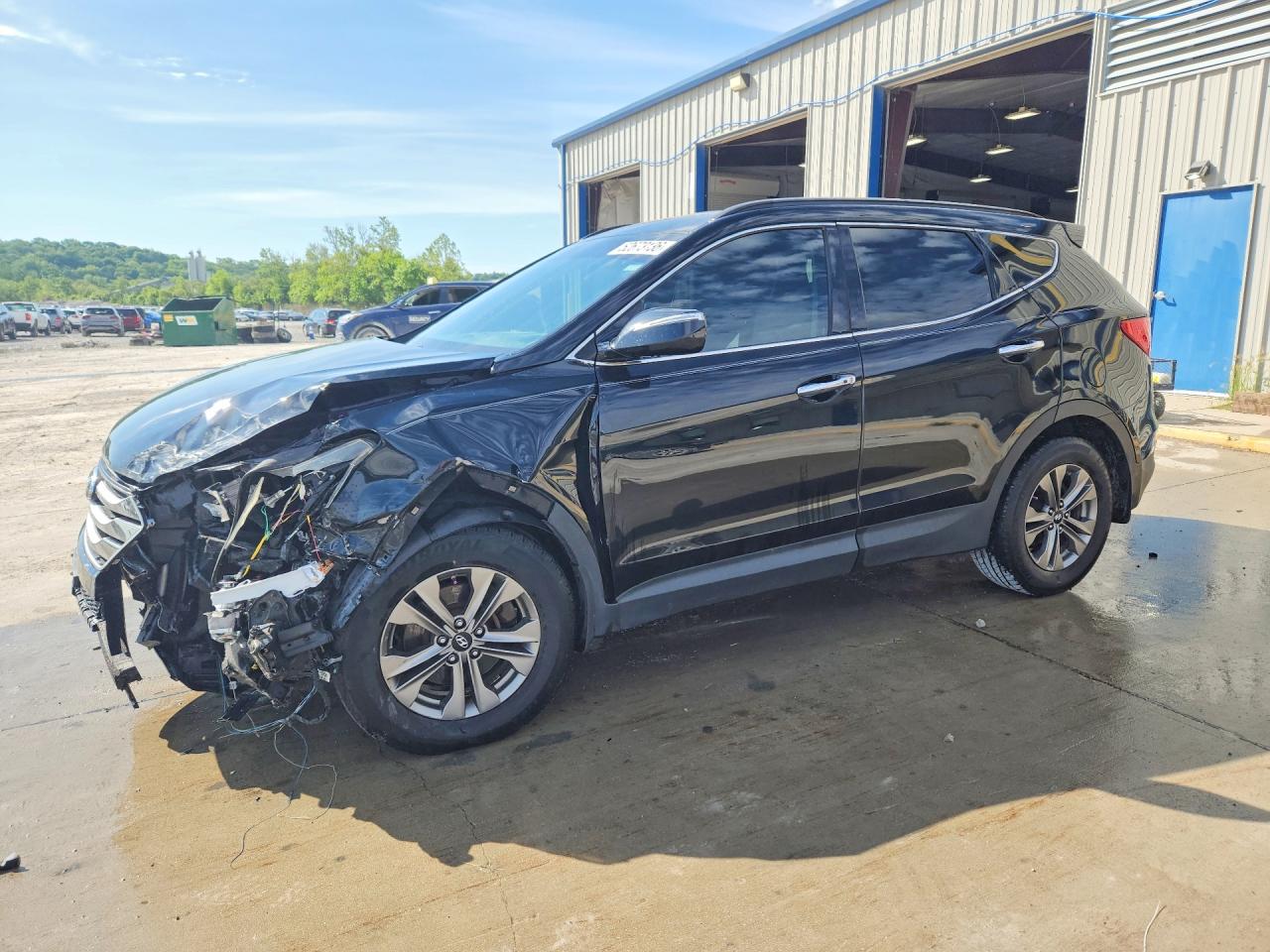 Salvage Hyundai SANTA FE Image