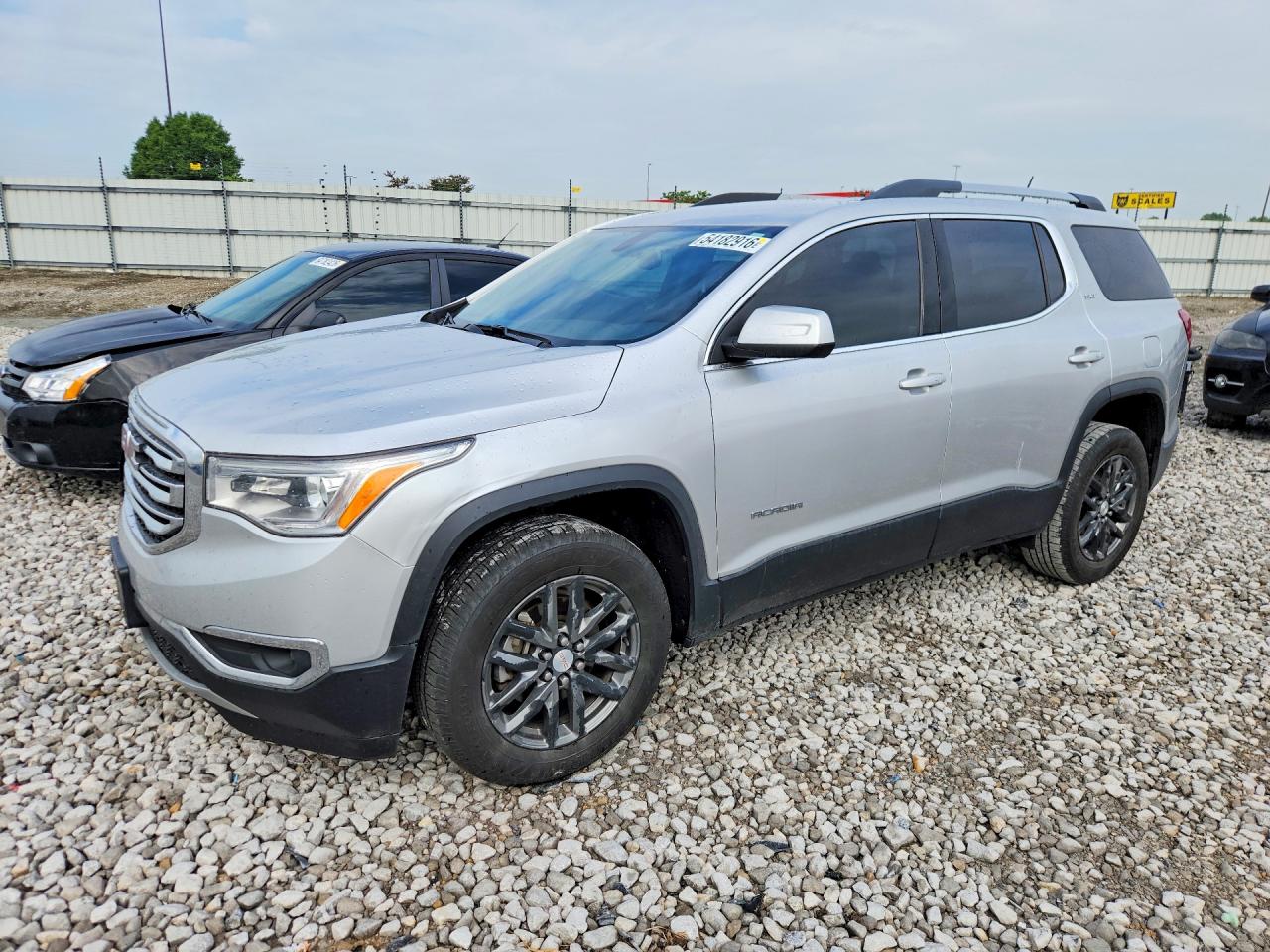 Salvage GMC Acadia Image