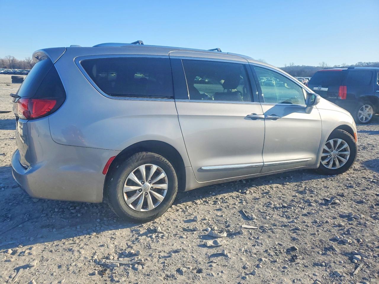 Chrysler Pacifica Touring L