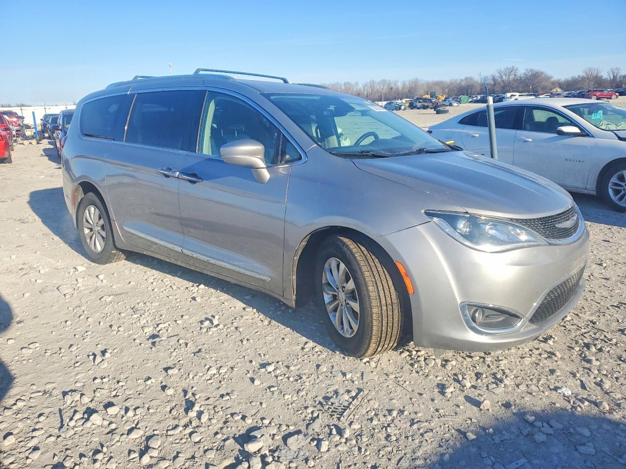 Chrysler Pacifica Touring L