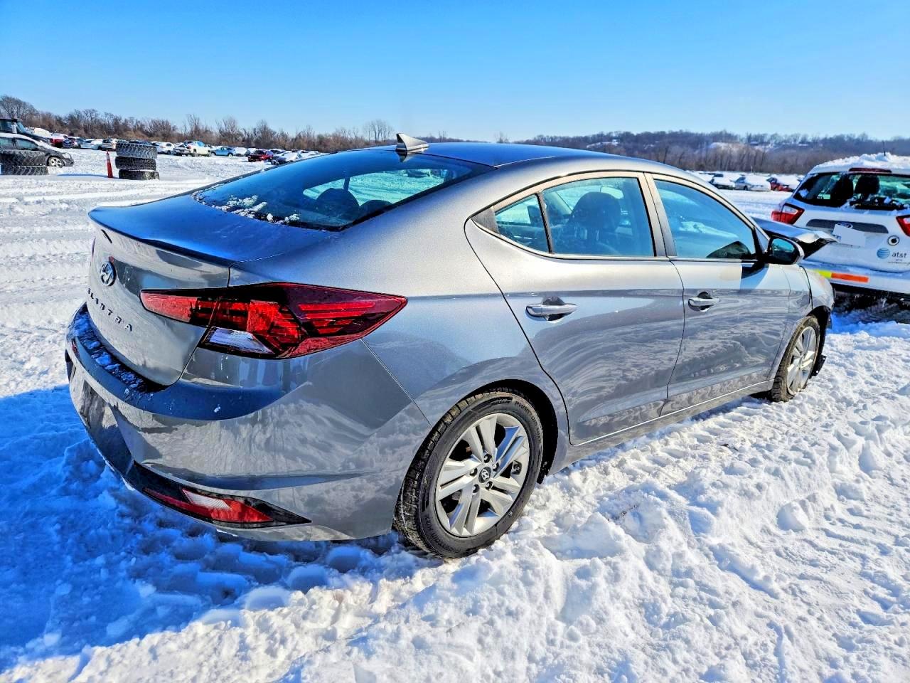 Hyundai ELANTRA Sel