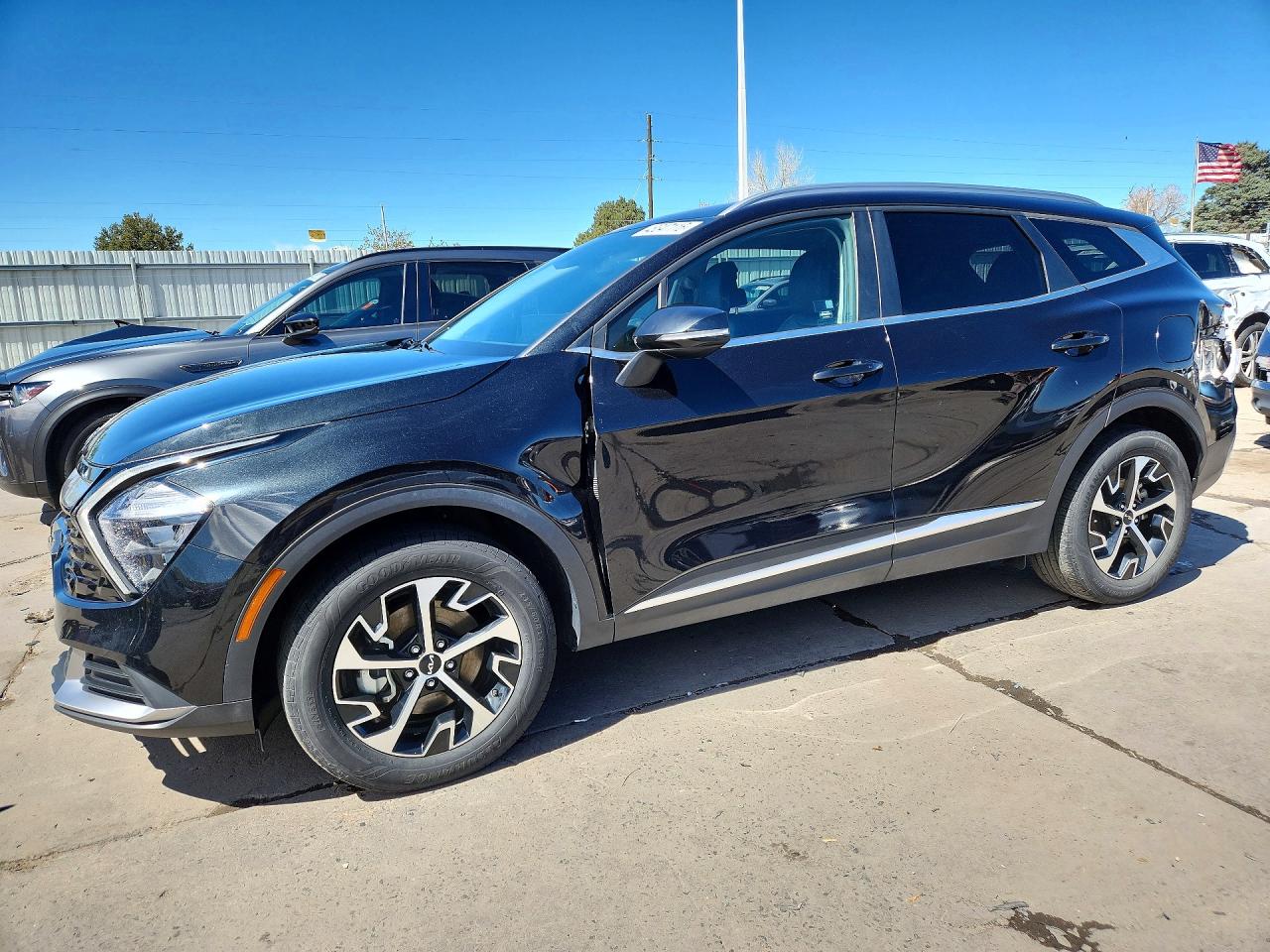 Salvage Kia Sportage Image