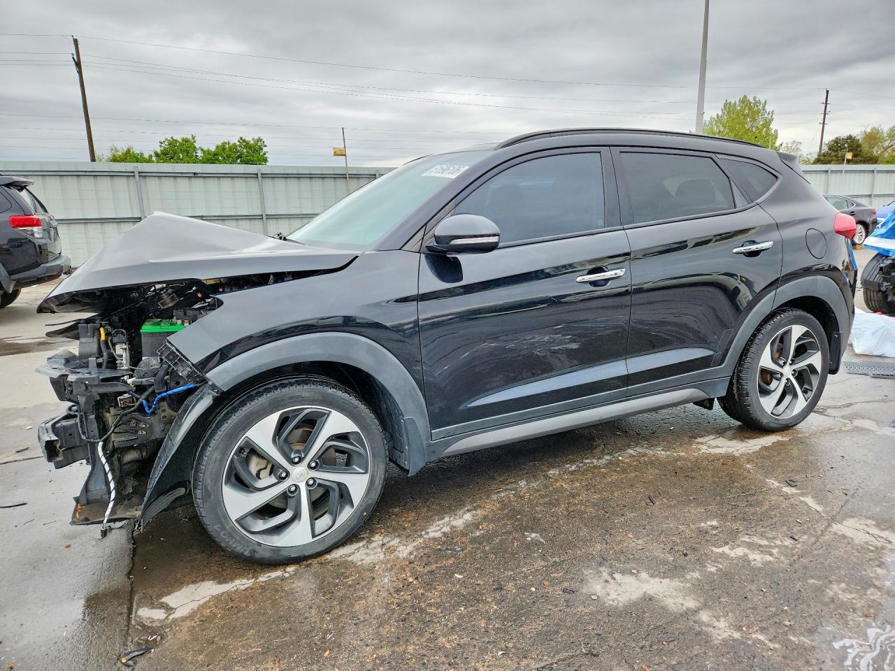 Salvage Hyundai TUCSON Image