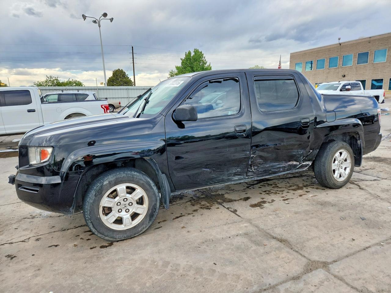 Salvage Honda Ridgeline Image