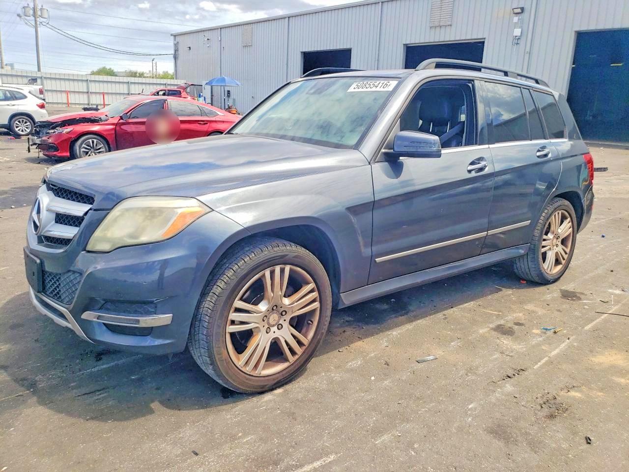 Salvage Mercedes-Benz GLK Image