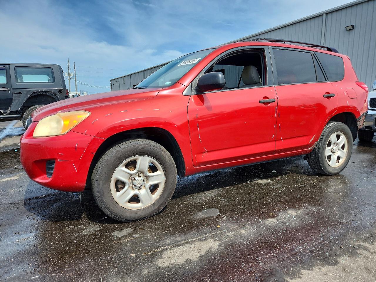 Salvage Toyota RAV4 Image