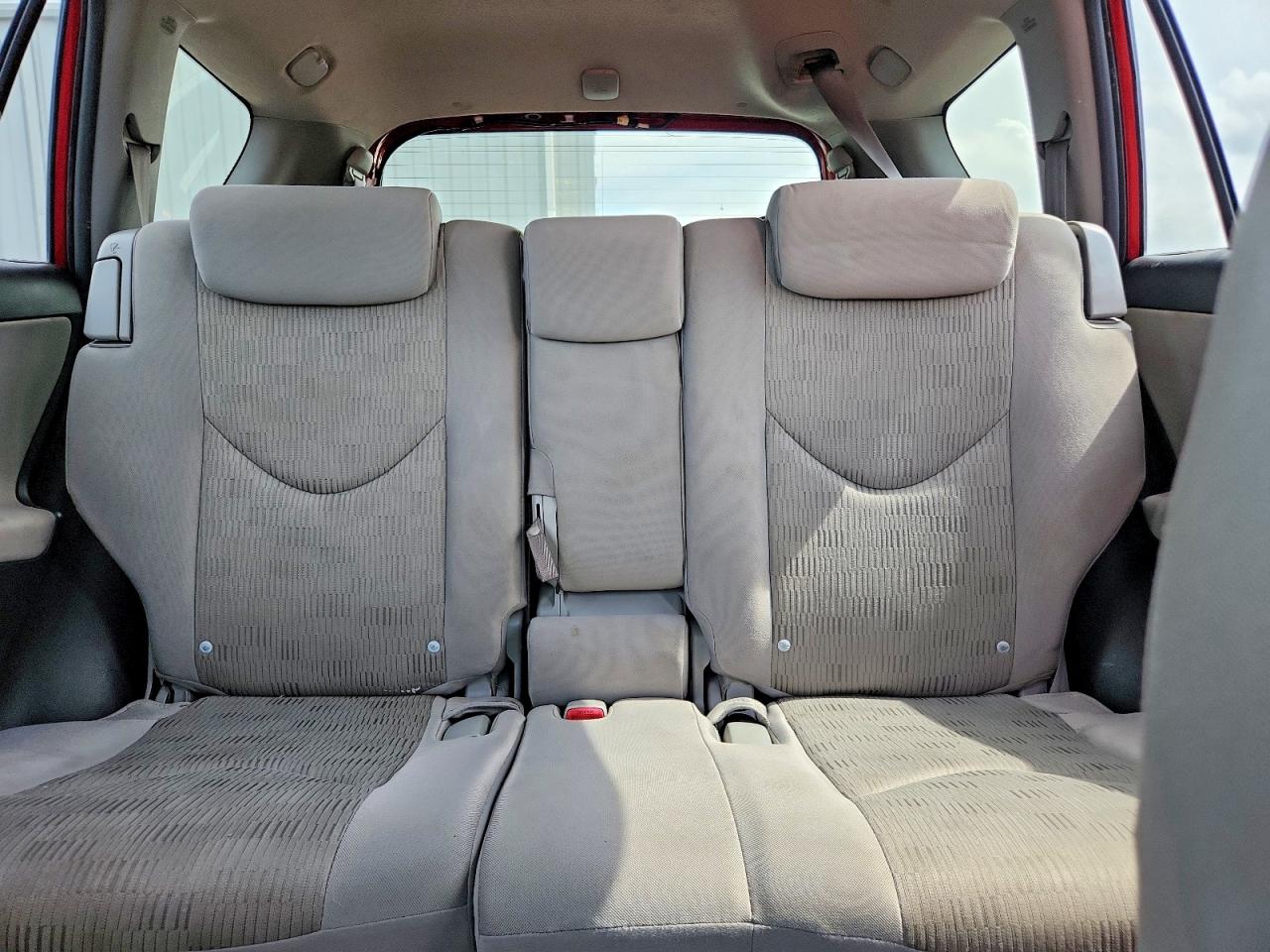 Toyota RAV4 Base
