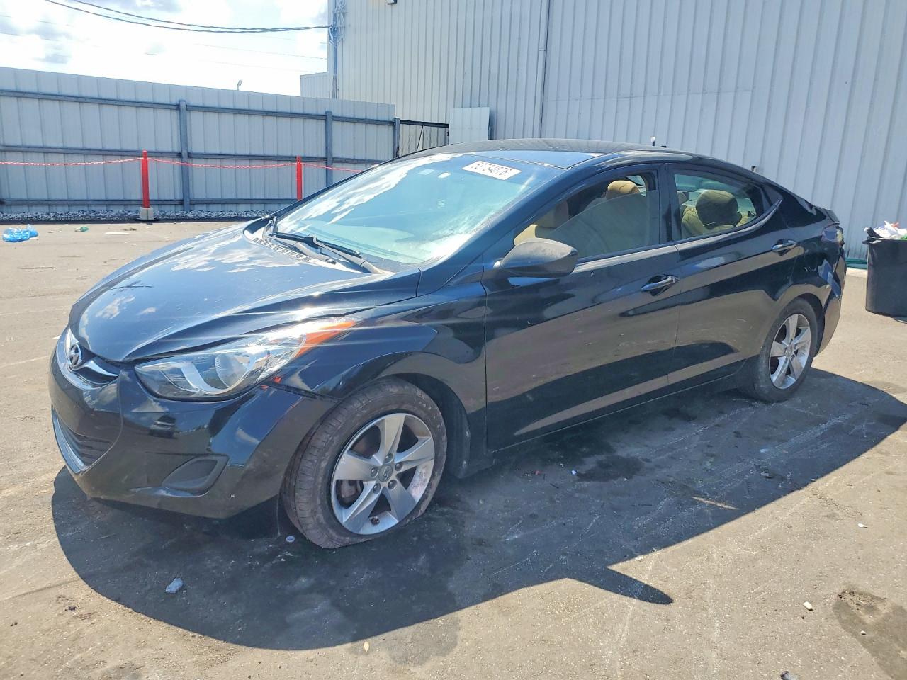 Salvage Hyundai ELANTRA Image