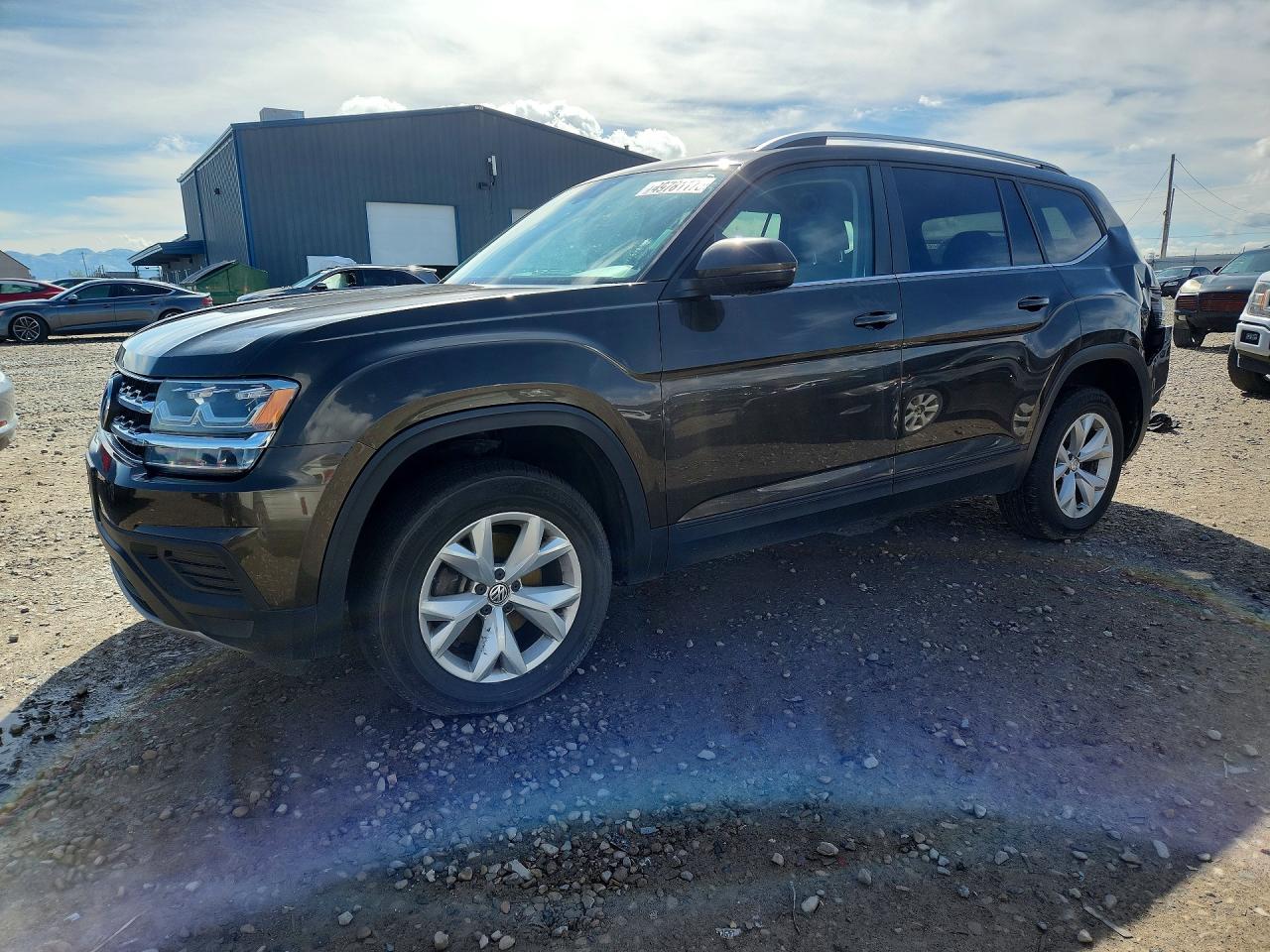 Salvage Volkswagen Atlas Image