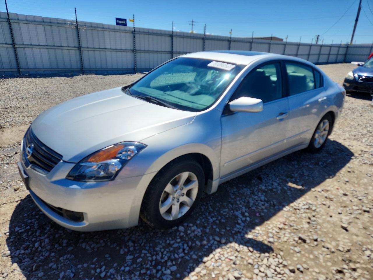 Salvage Nissan Altima Image