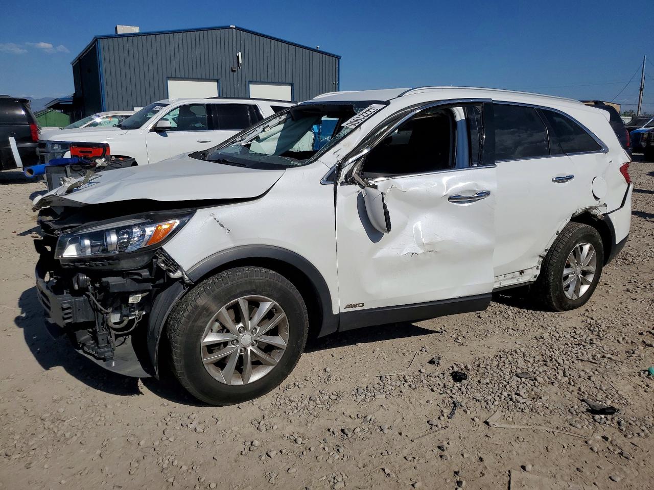 Salvage Kia Sorento Image