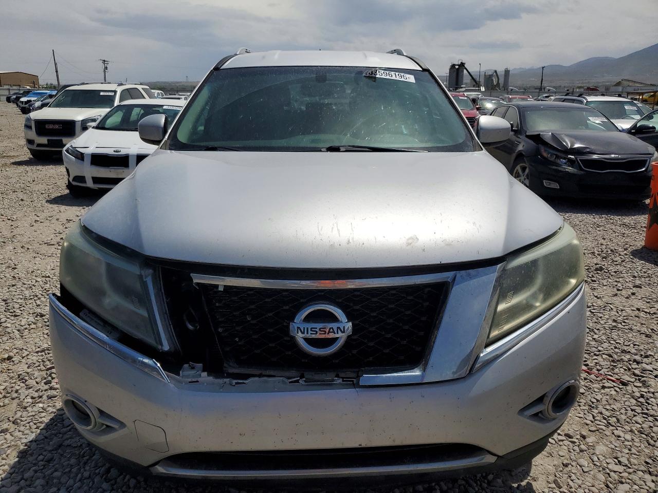 Nissan Pathfinder S