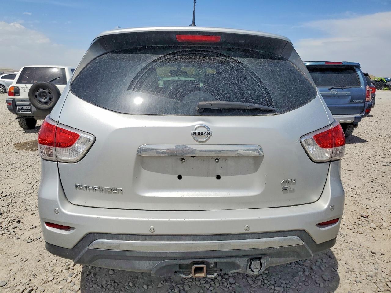 Nissan Pathfinder S
