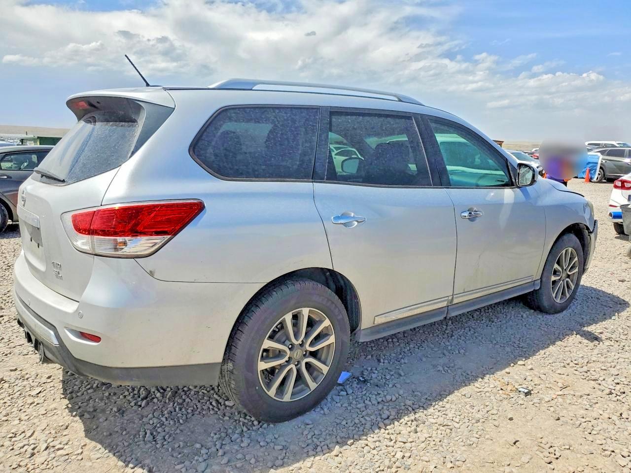 Nissan Pathfinder S