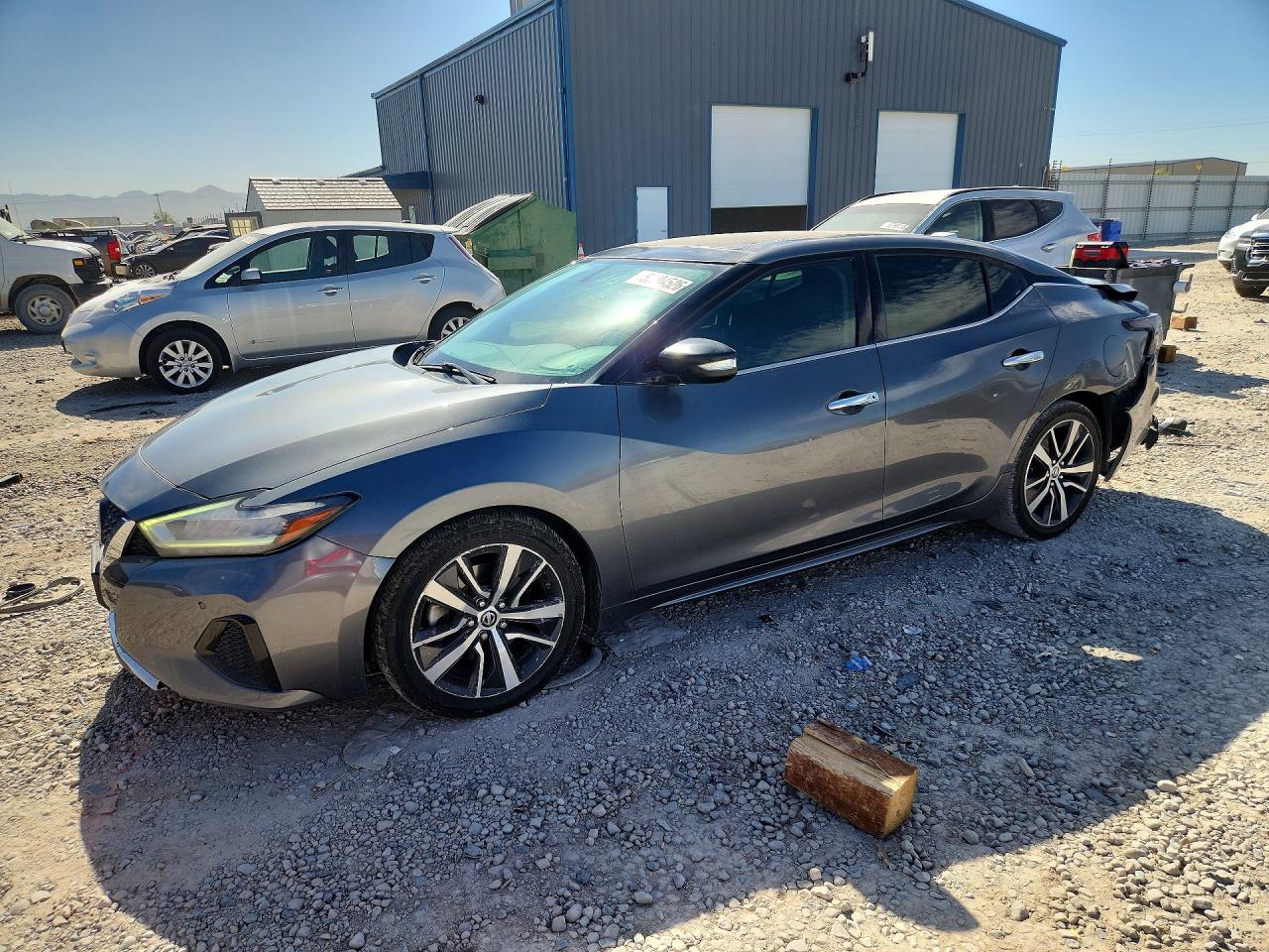 Salvage Nissan Maxima Image