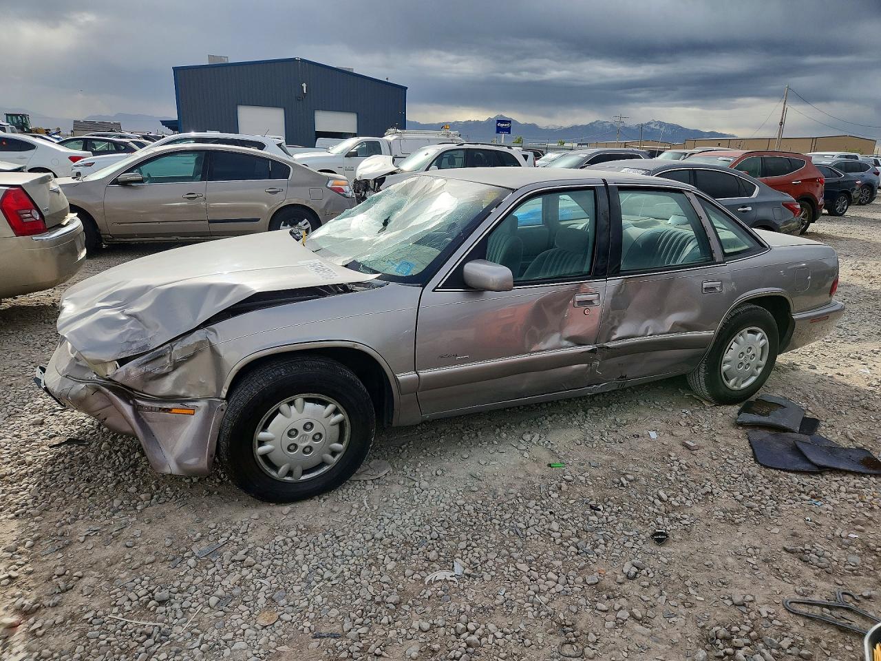 Salvage Buick Regal Image