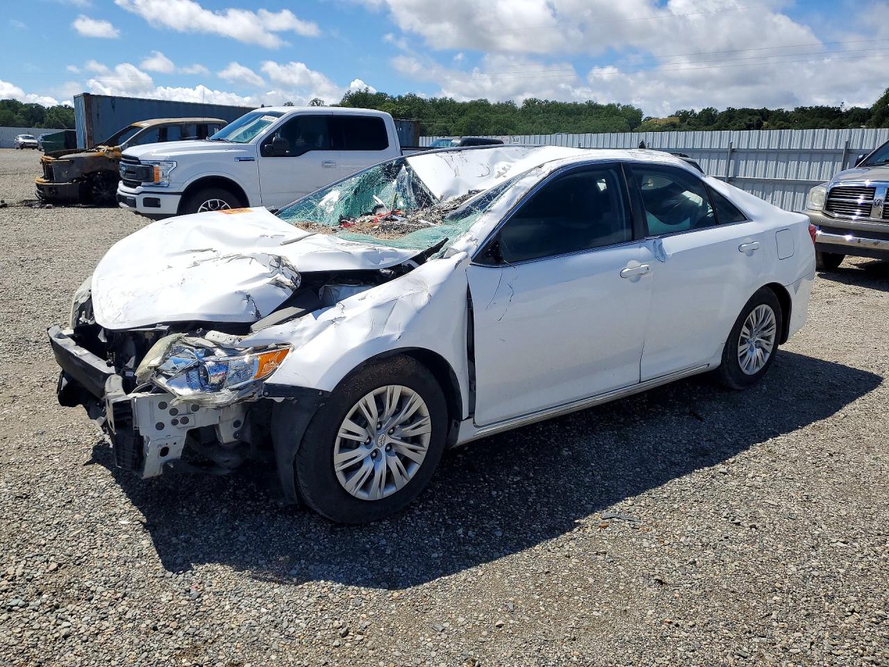 Salvage Toyota Camry Image
