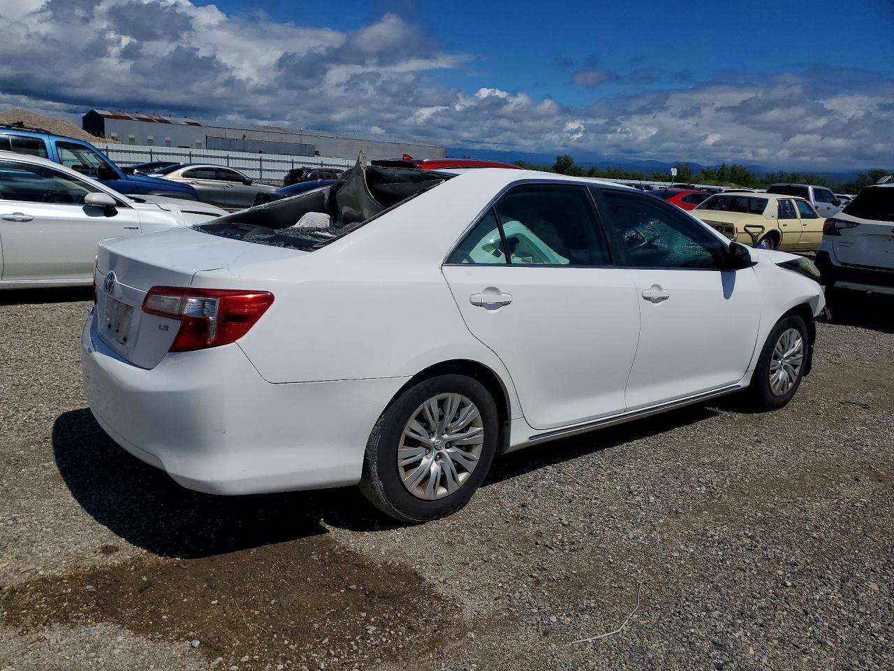 Toyota Camry Le