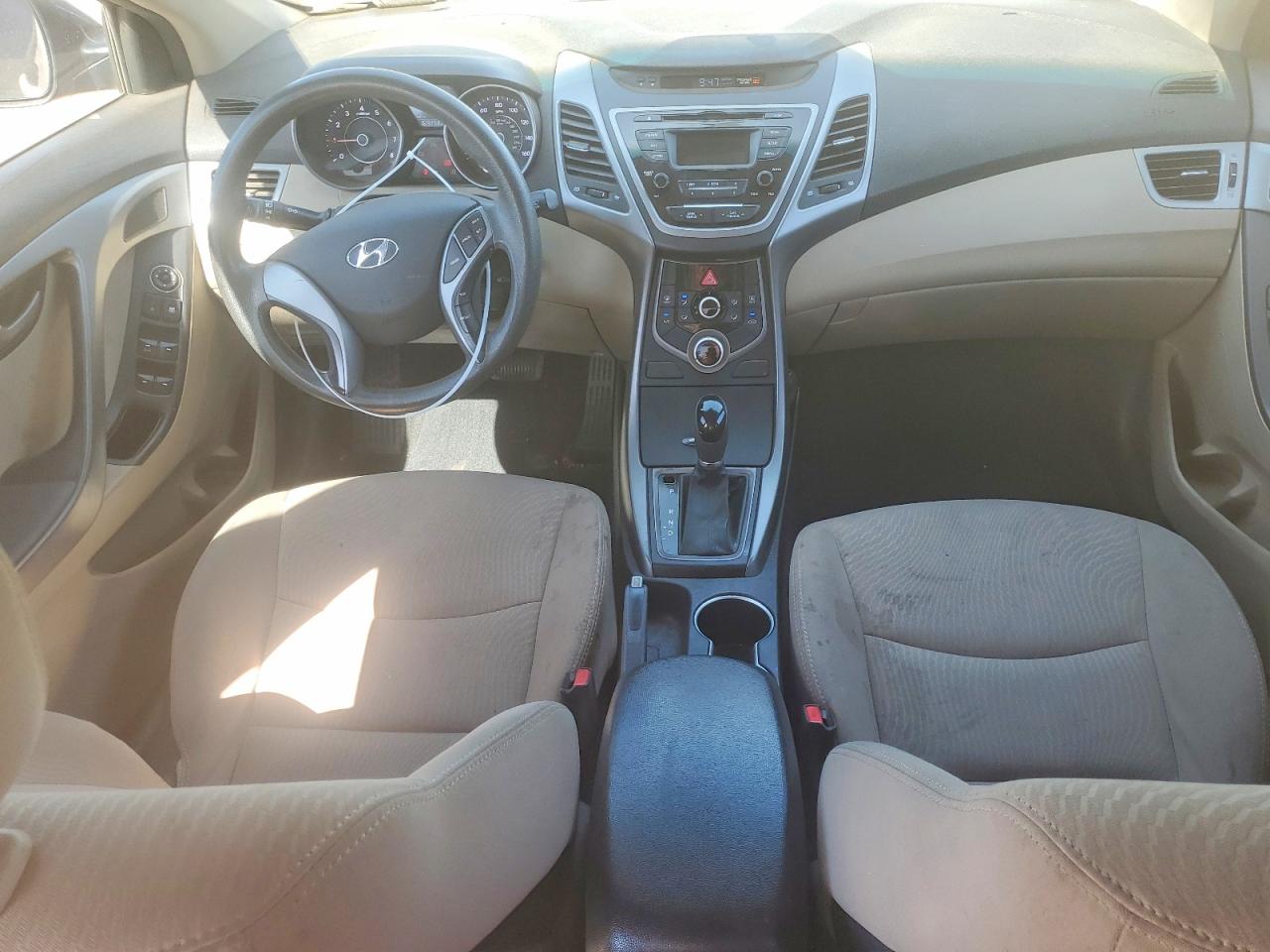 Hyundai ELANTRA