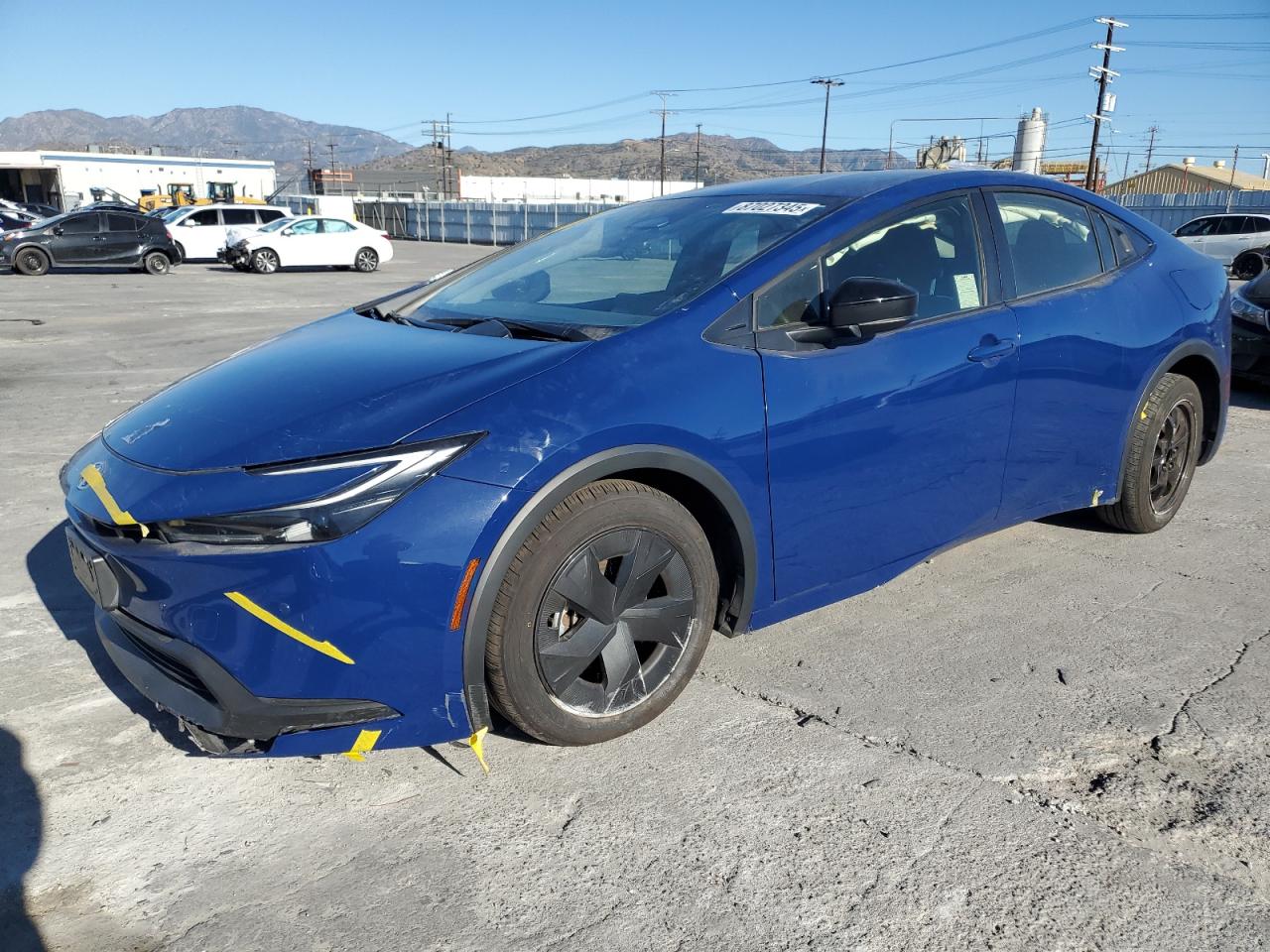 Salvage Toyota Prius Image
