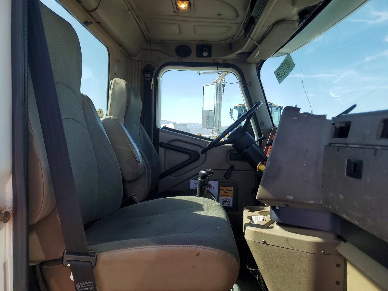 International 9200i