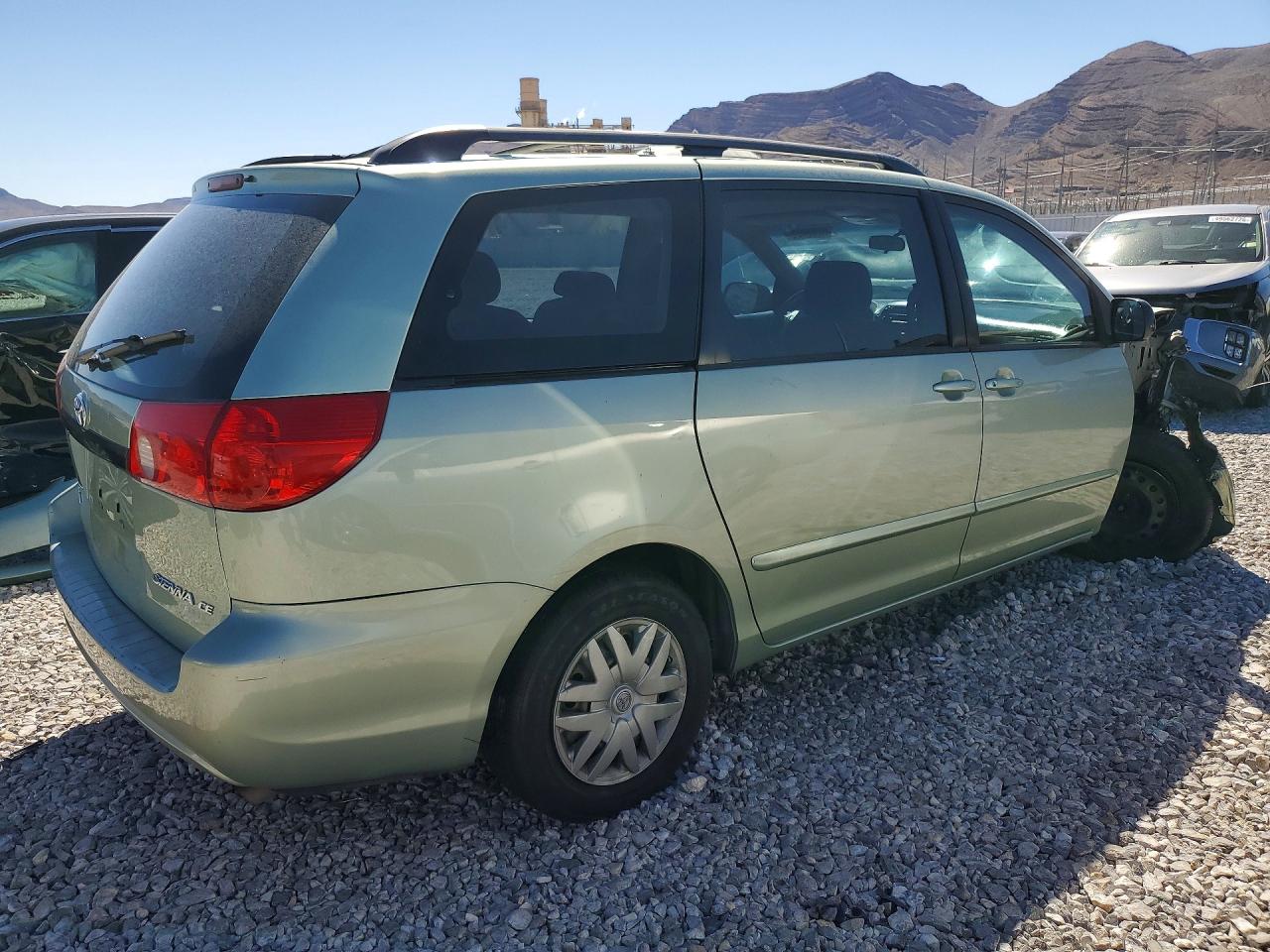 Toyota Sienna Ce