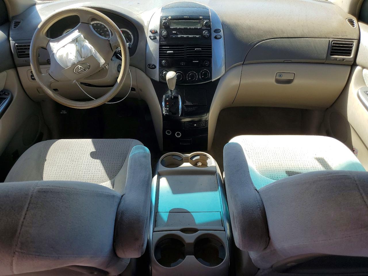 Toyota Sienna Ce