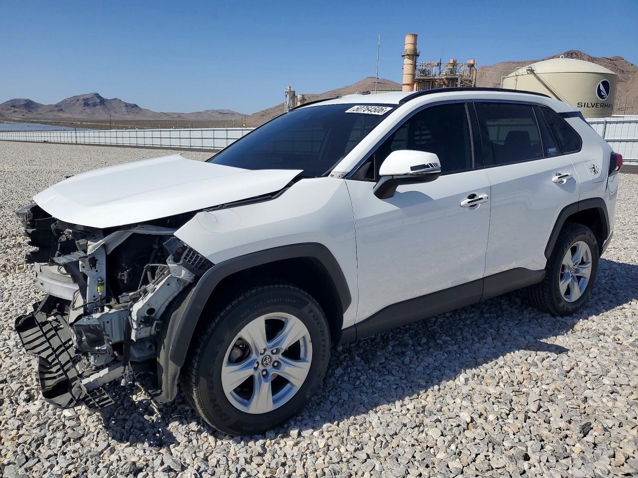 Salvage Toyota RAV4 Image