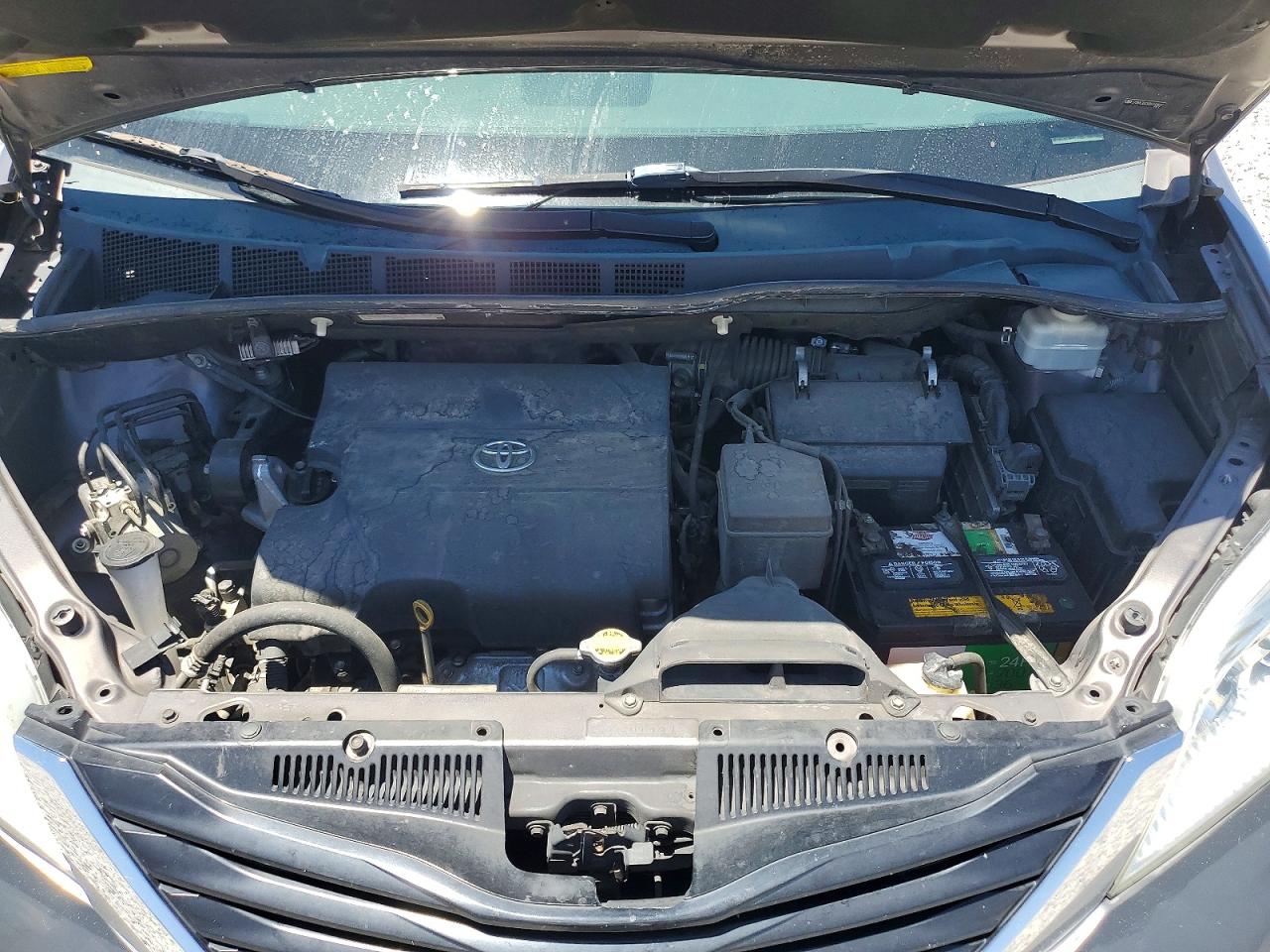 Toyota Sienna Le