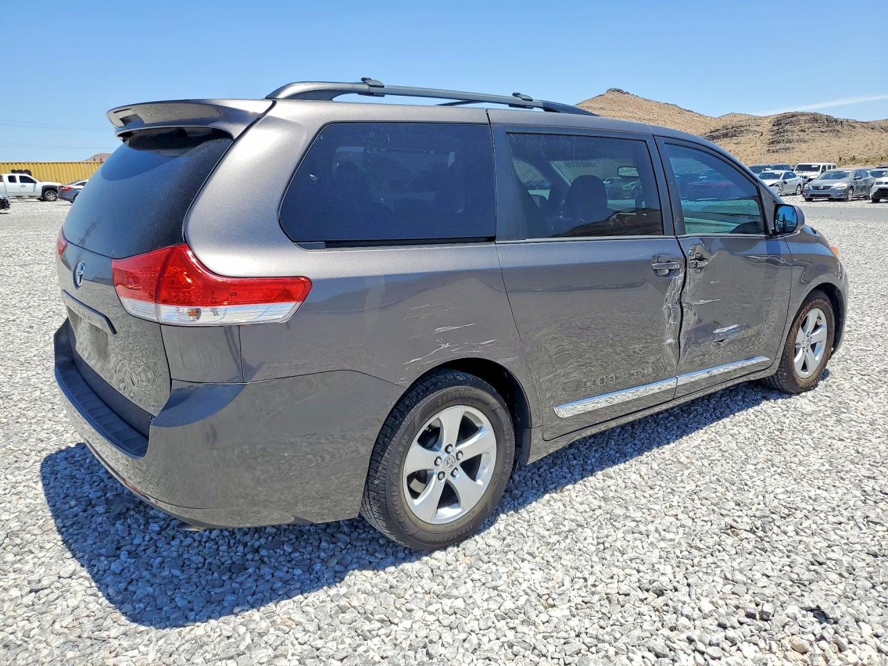 Toyota Sienna Le