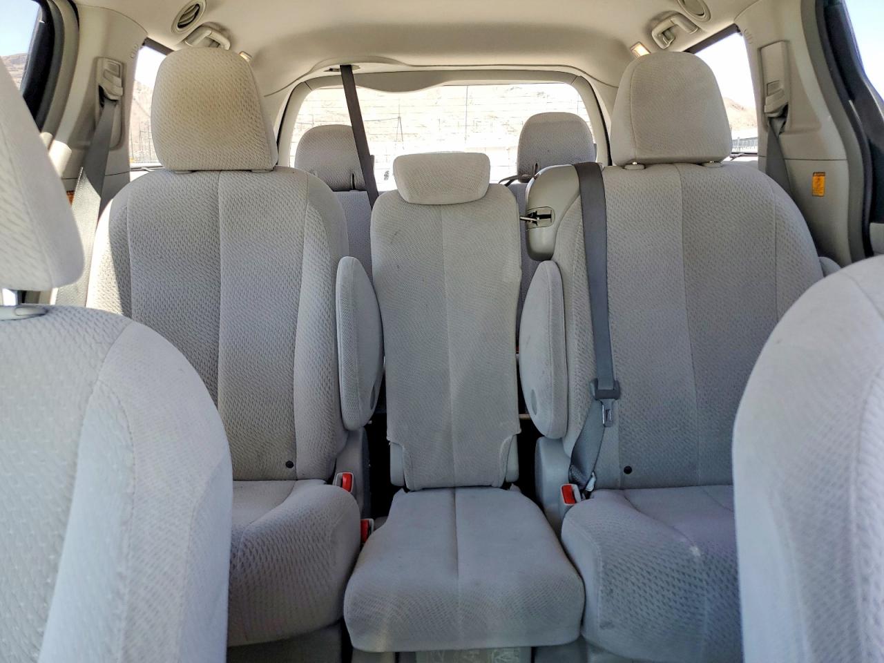 Toyota Sienna Le