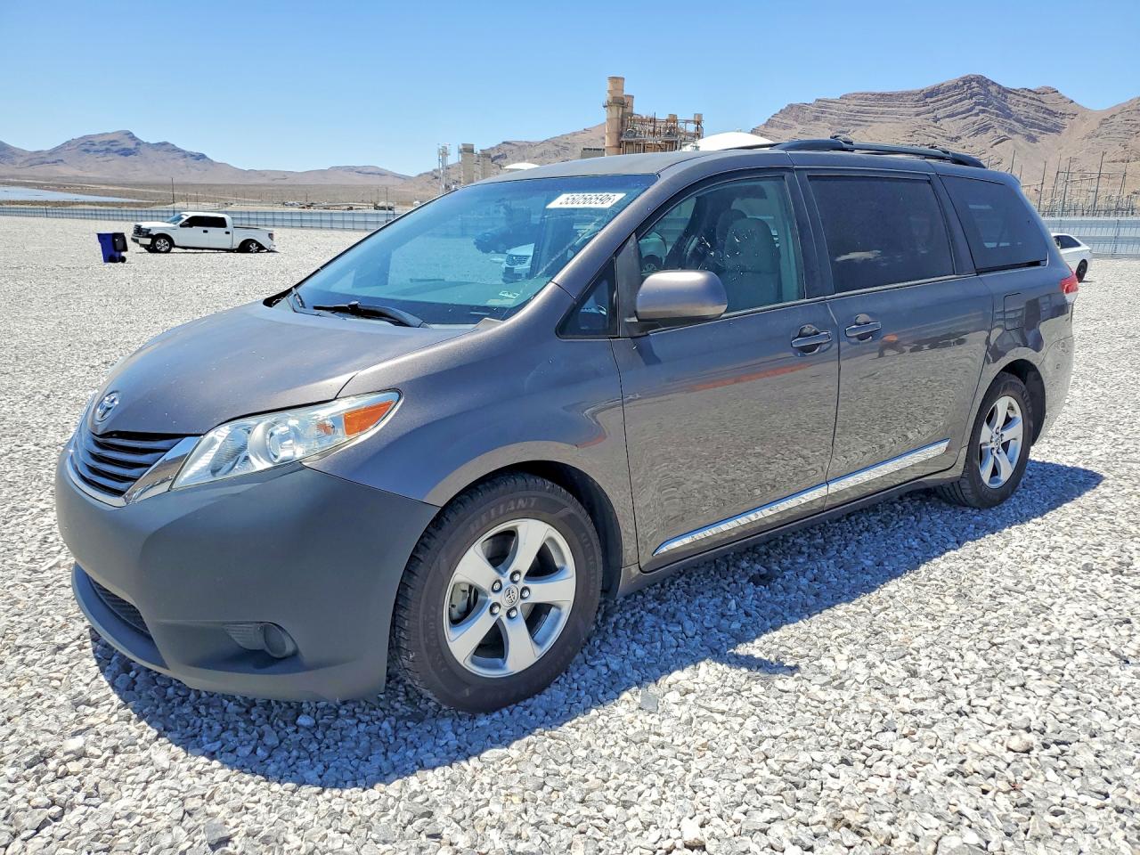 Salvage Toyota Sienna Image