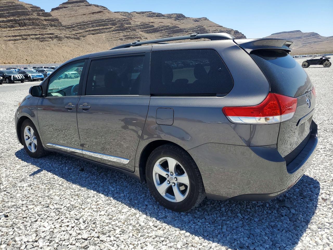 Toyota Sienna Le