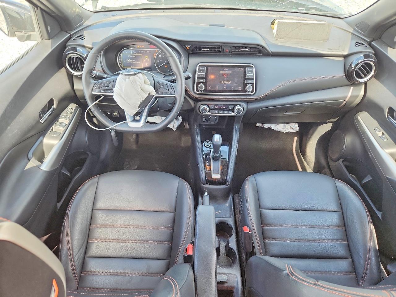 Nissan Kicks Sr