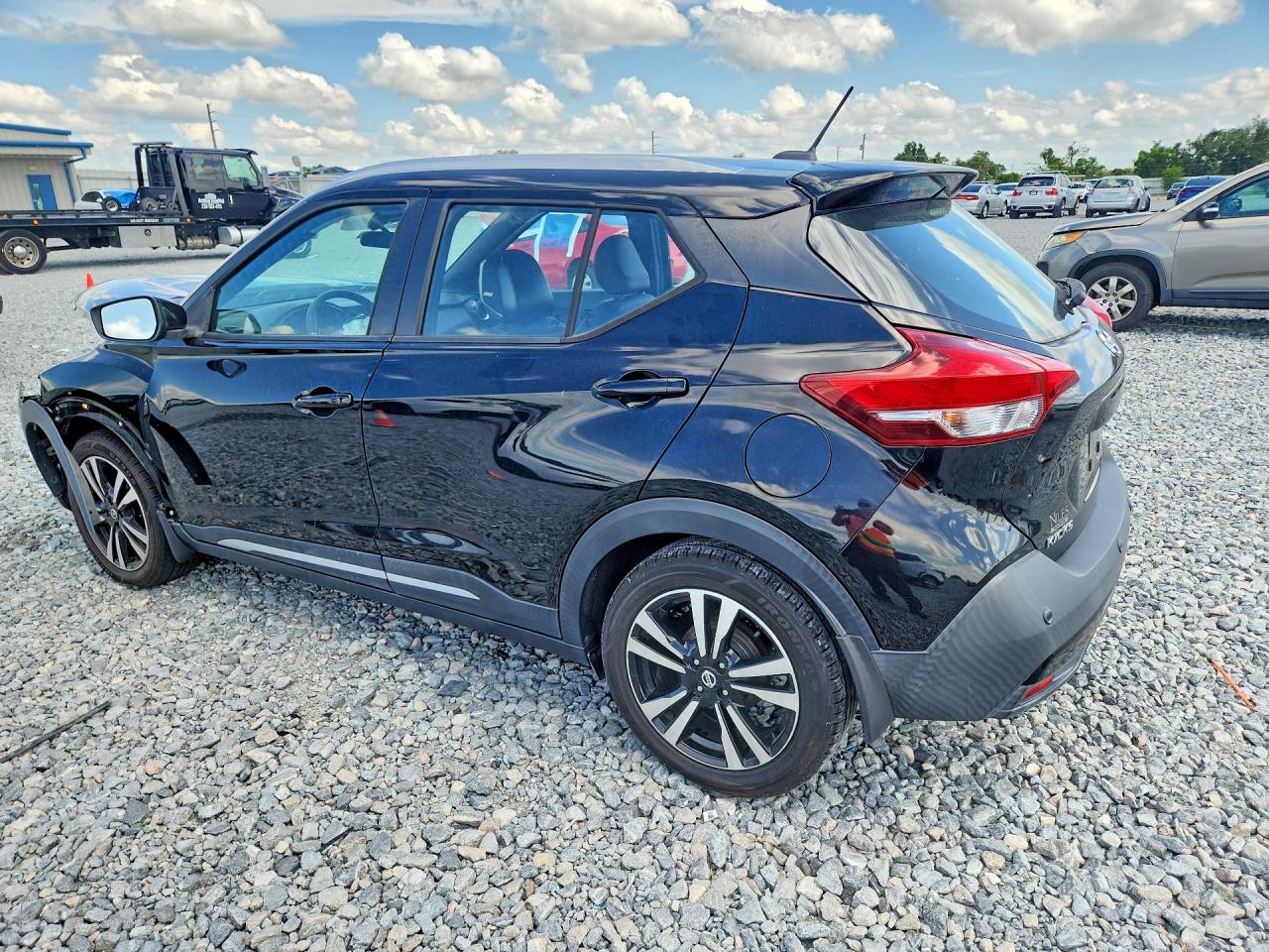 Nissan Kicks Sr