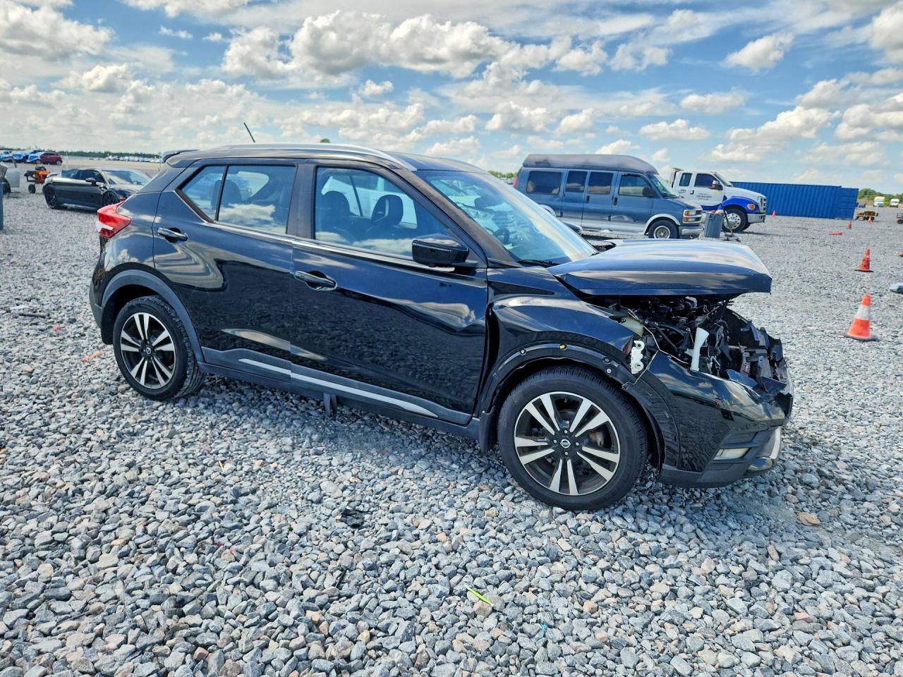 Nissan Kicks Sr