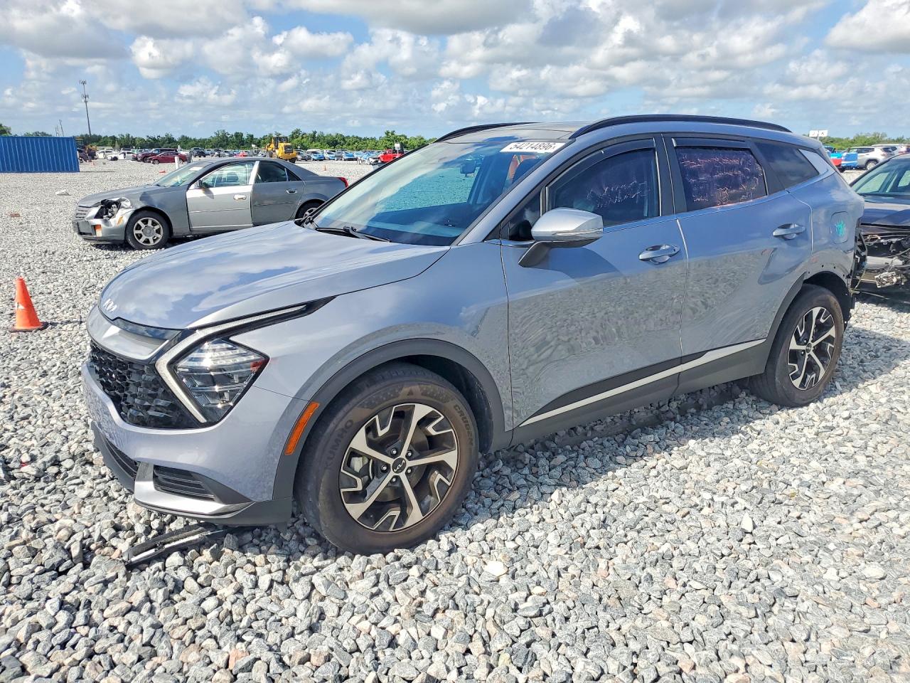 Salvage Kia Sportage Image