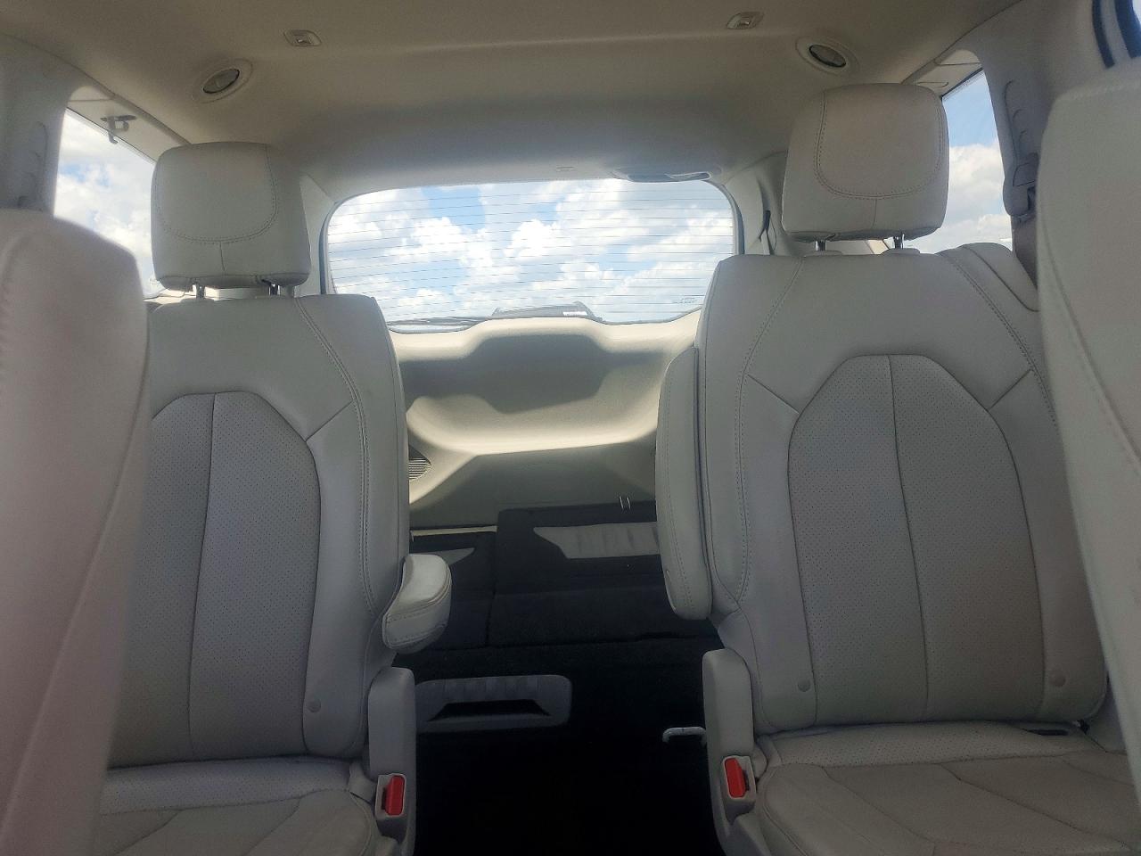 Chrysler Pacifica Touring L Plus