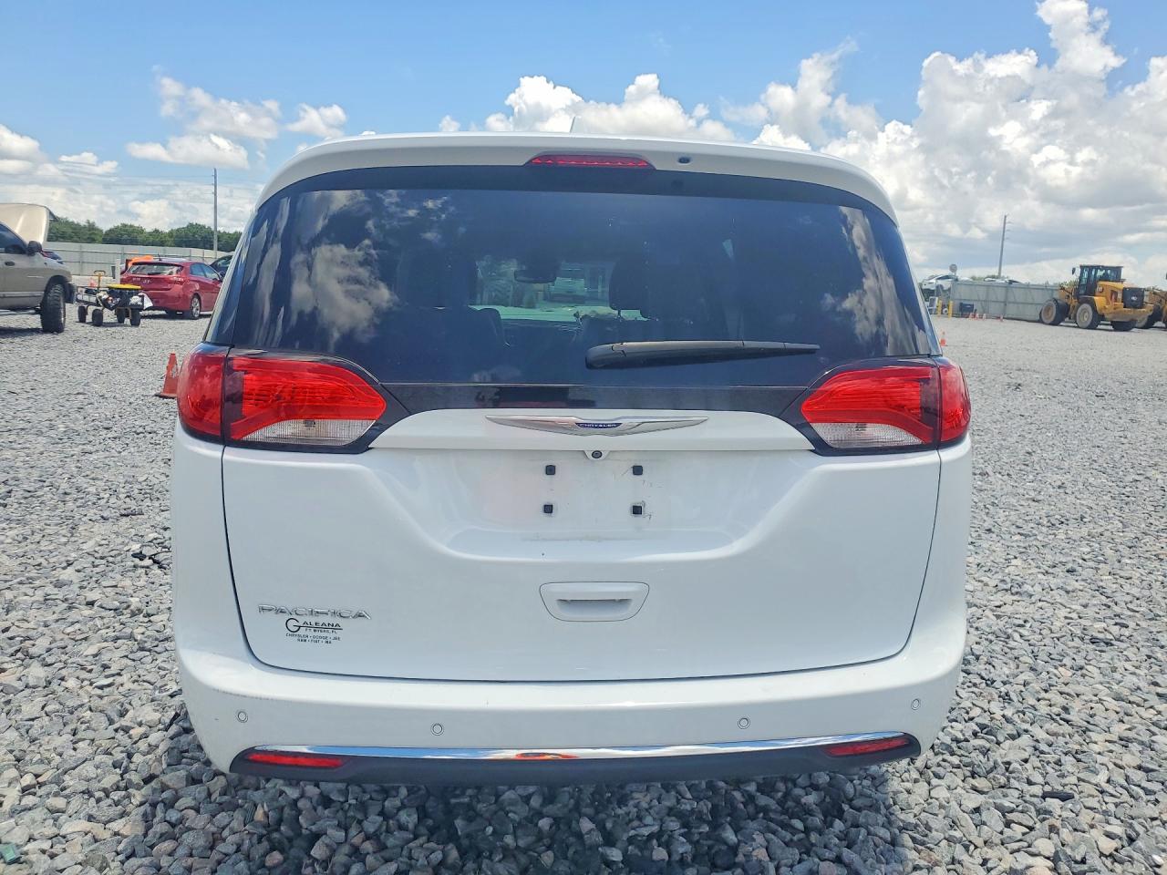 Chrysler Pacifica Touring L Plus