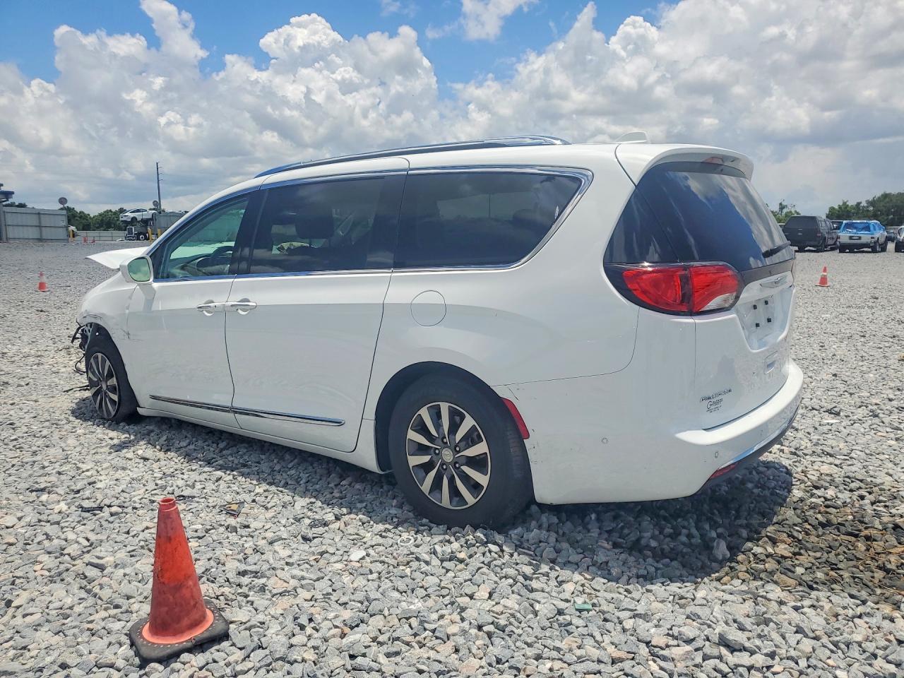 Chrysler Pacifica Touring L Plus