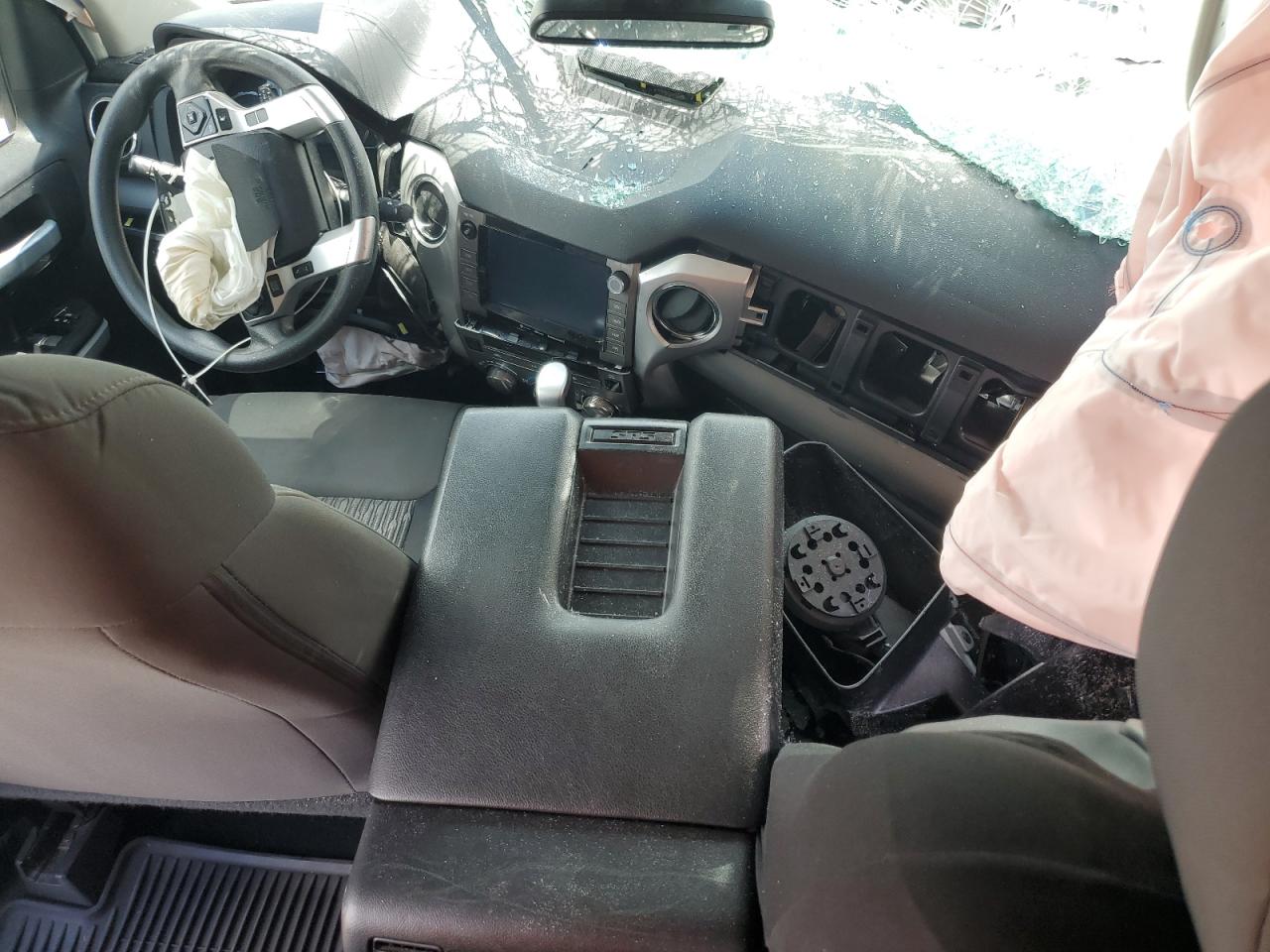 Toyota Tundra Crewmax Sr5