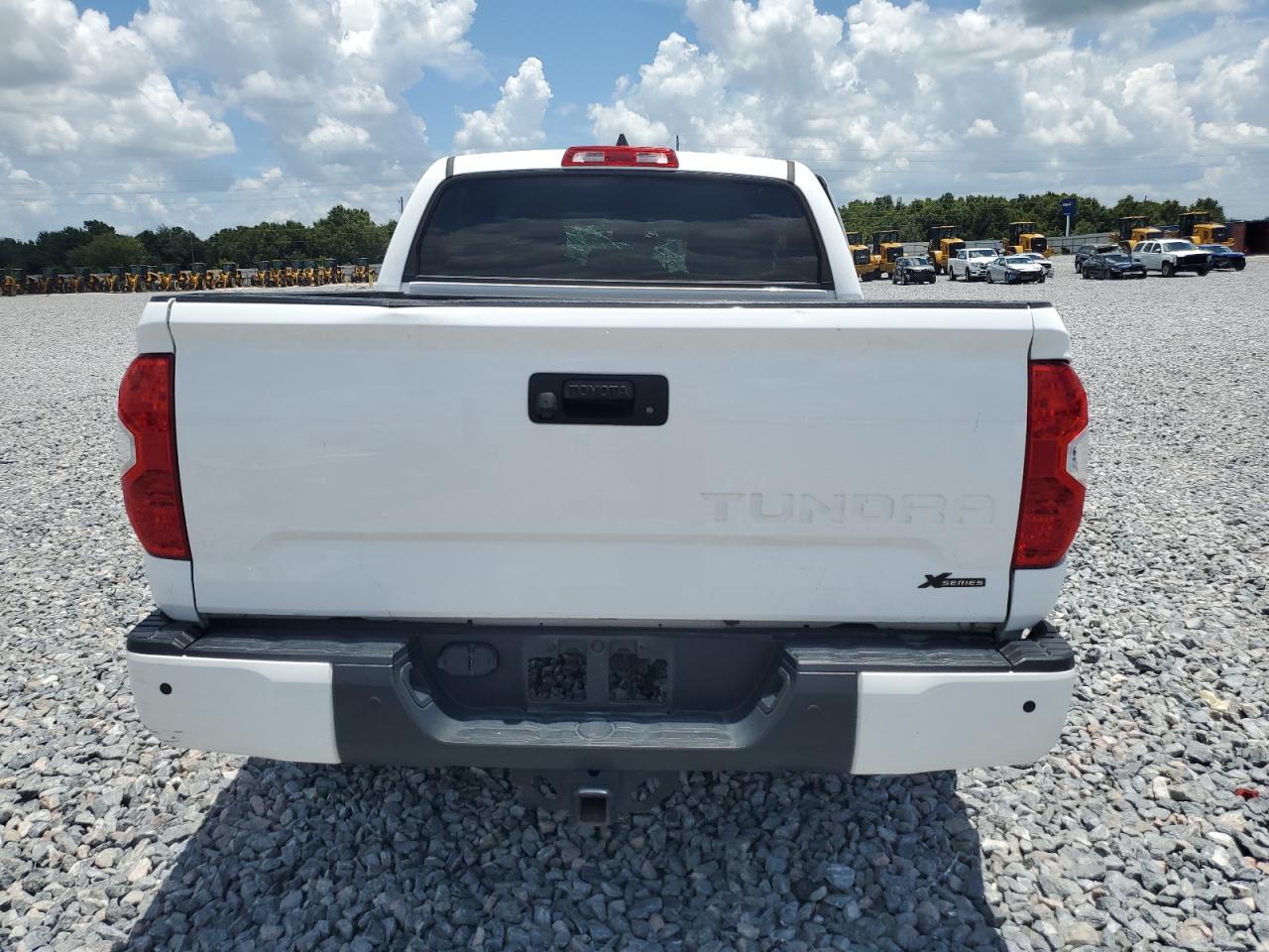 Toyota Tundra Crewmax Sr5