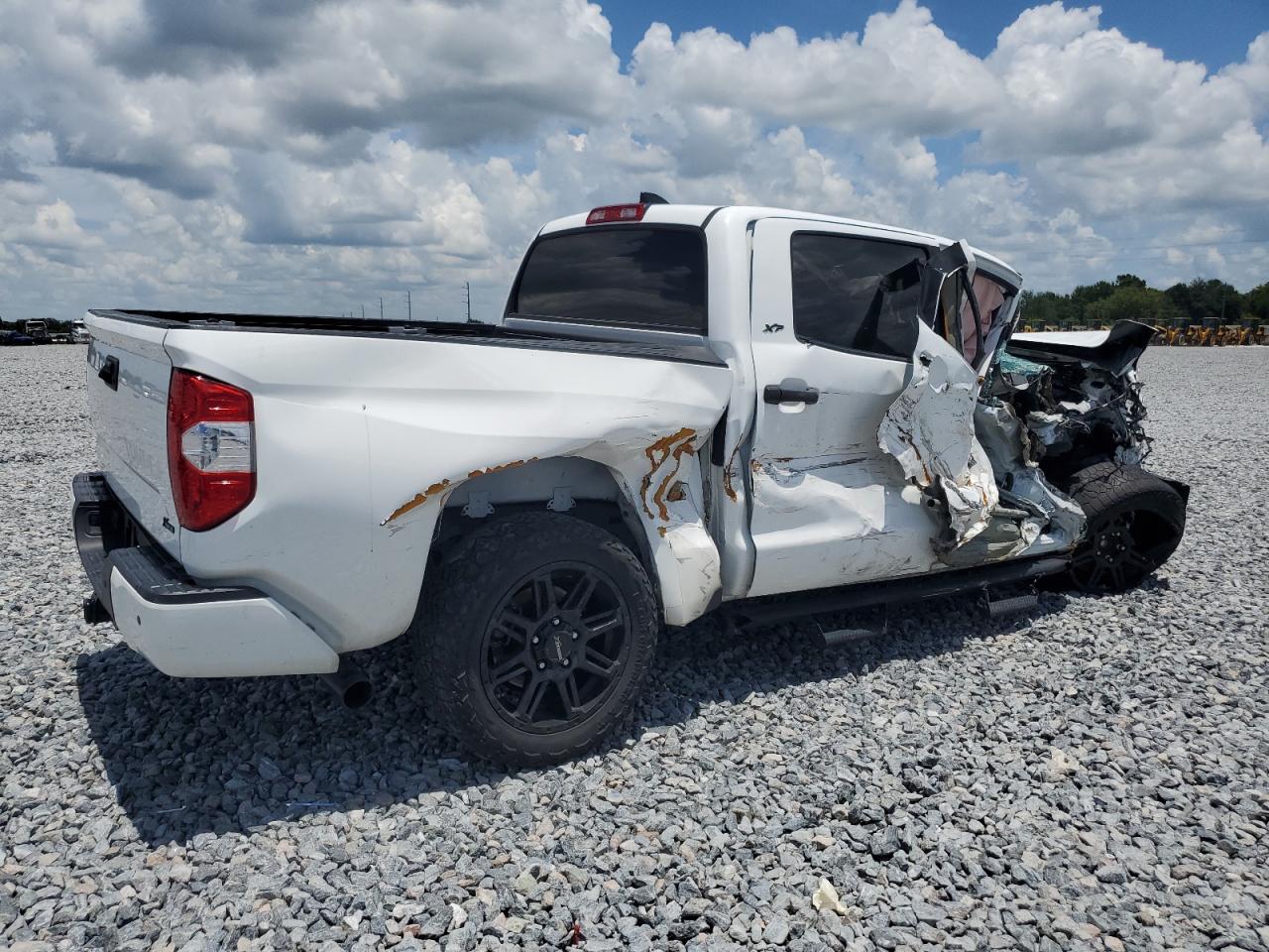 Toyota Tundra Crewmax Sr5