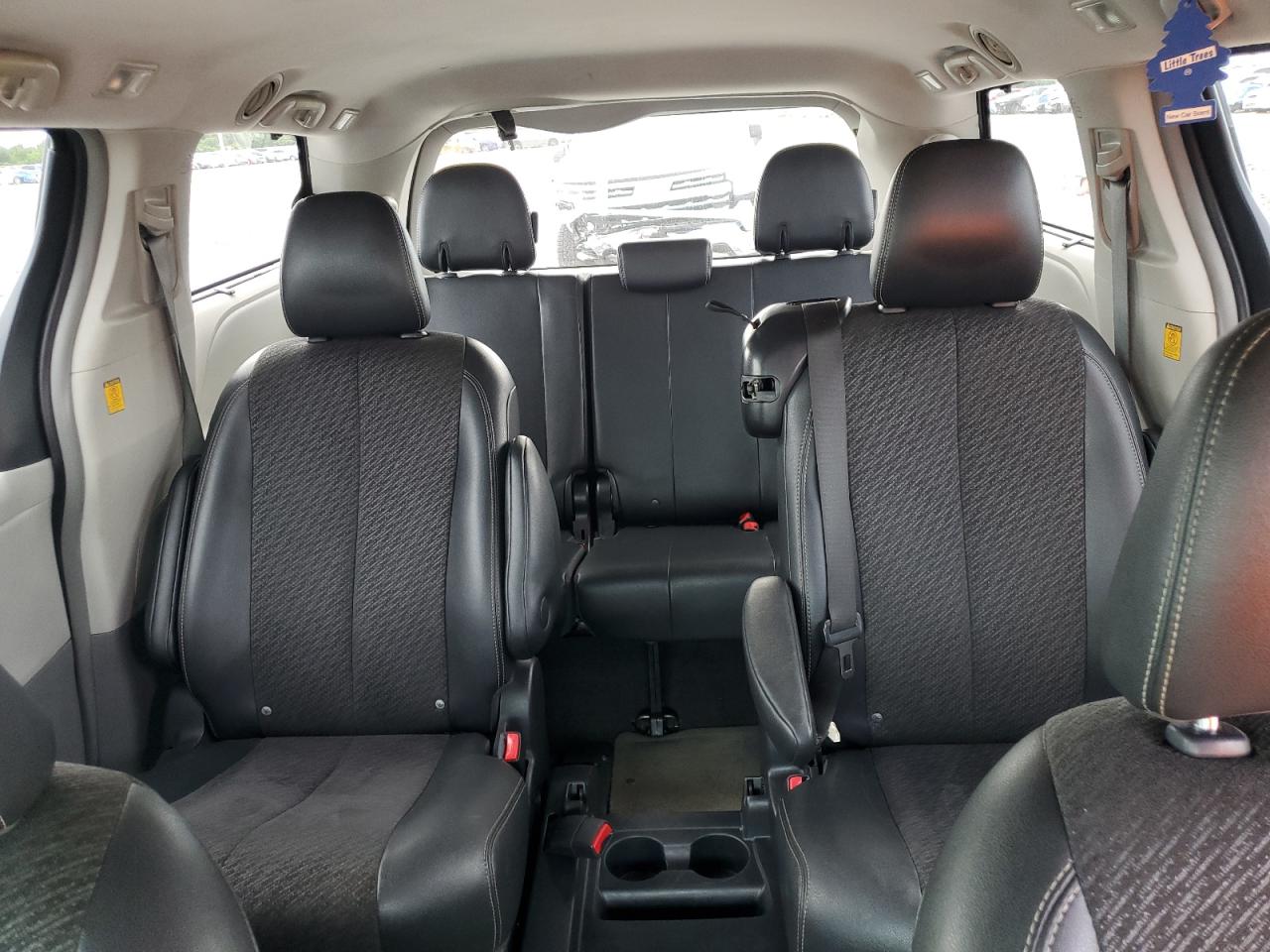 Toyota Sienna Sport