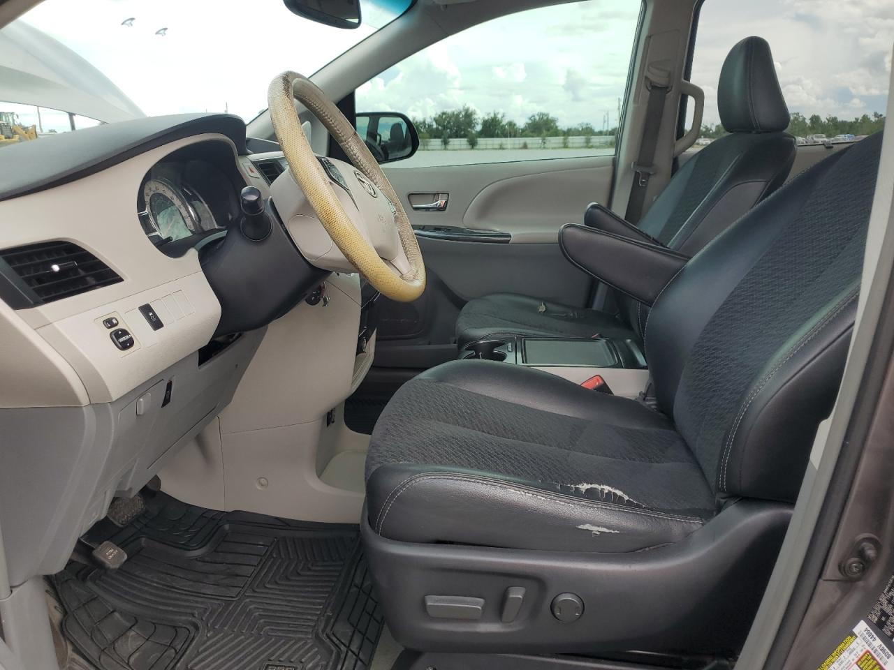 Toyota Sienna Sport