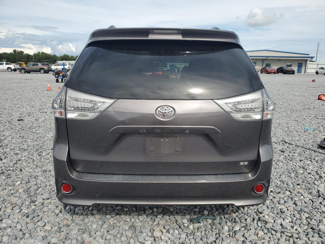 Toyota Sienna Sport