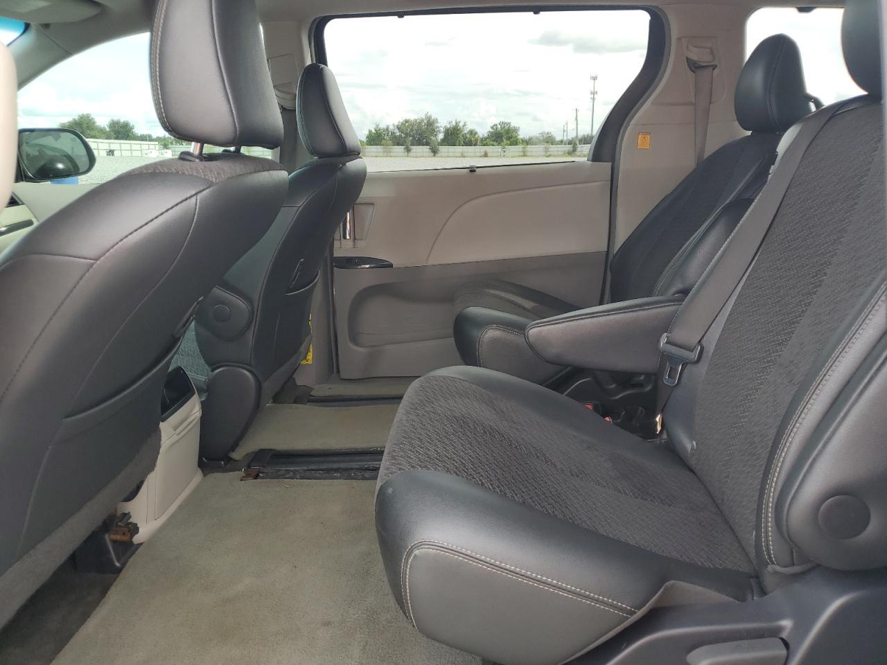 Toyota Sienna Sport