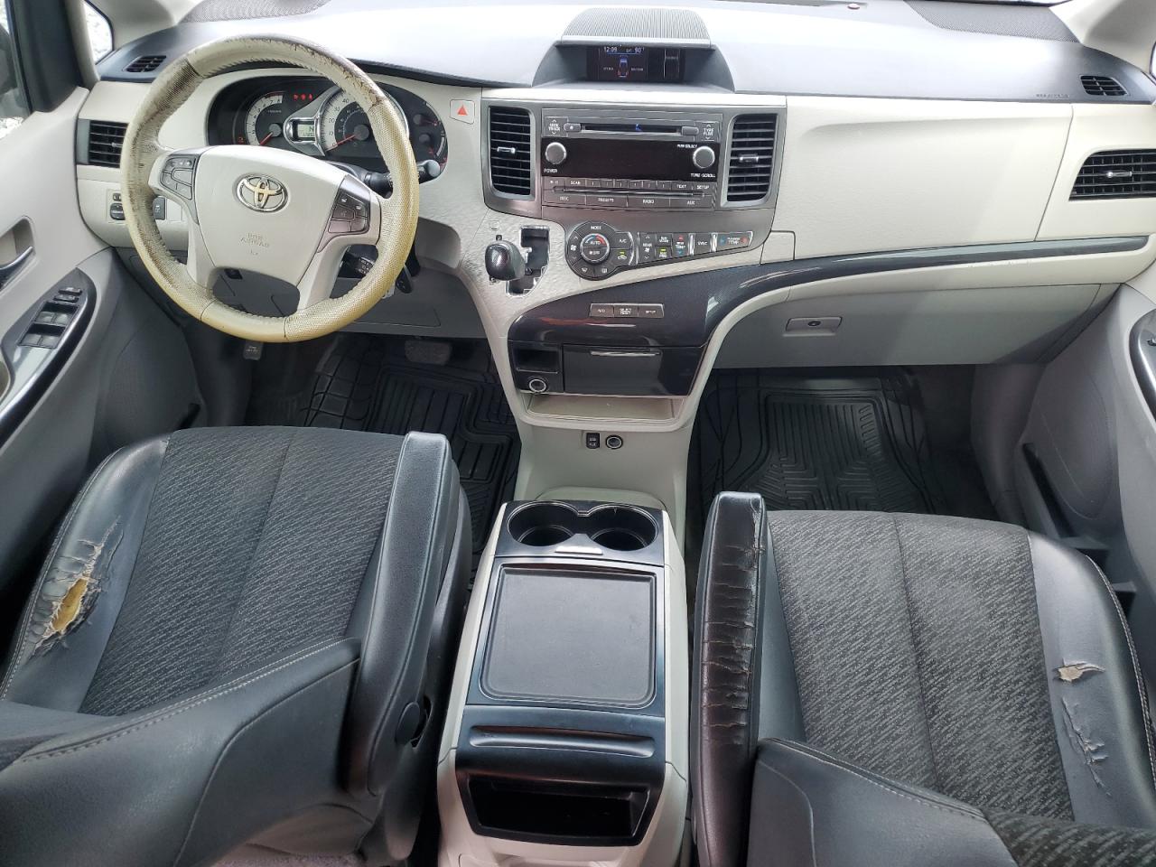 Toyota Sienna Sport