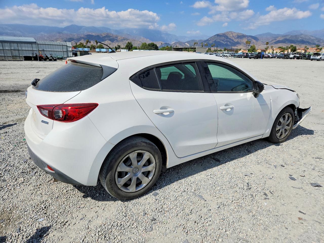 Mazda Mazda3 Hat